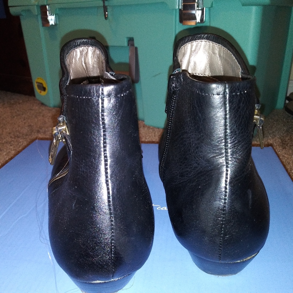 Boots - Picture 2 of 5